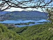 Corno Birone col gioiello romanico di S. Pietro al Monte da Civate-24apr23- FOTOGALLERY